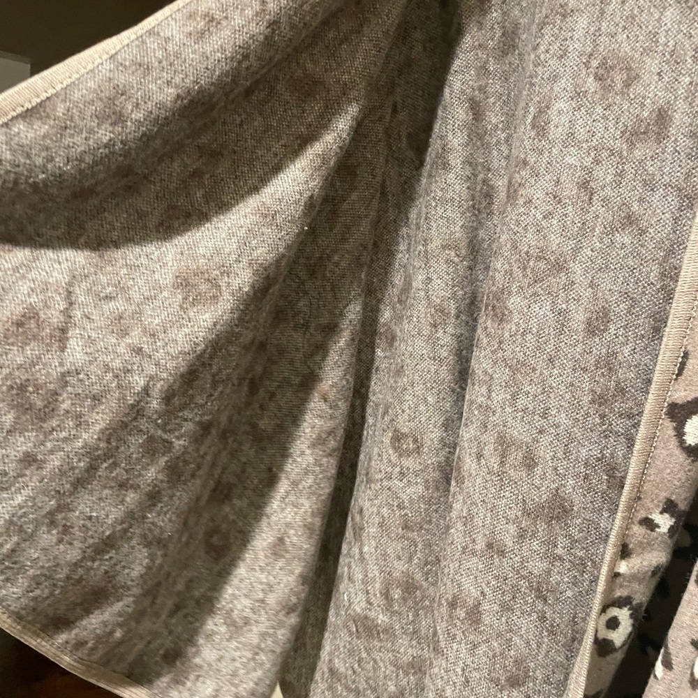 Leopard Print Faux Fur Trim Cape - image 4